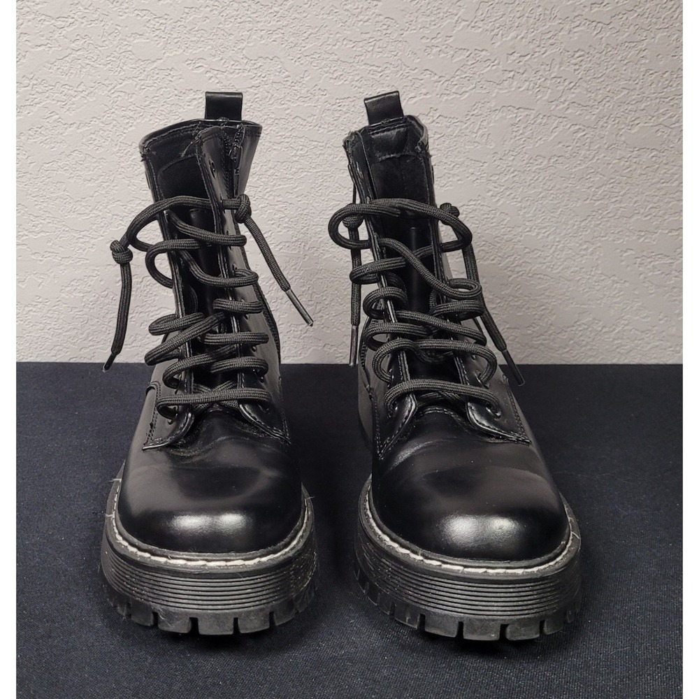 No Boundaries Women's Lug Sole Combat Boots Black Faux Leather Side Zip Size 6 - Picture 3 of 14